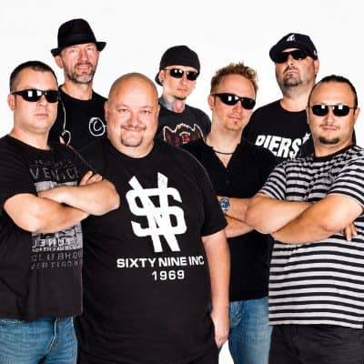 Karaoke backing track Bałkanica - Piersi